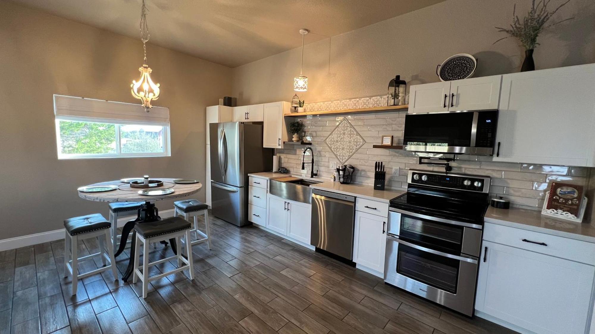 The Shophouse At Transplant Acres Apartment *