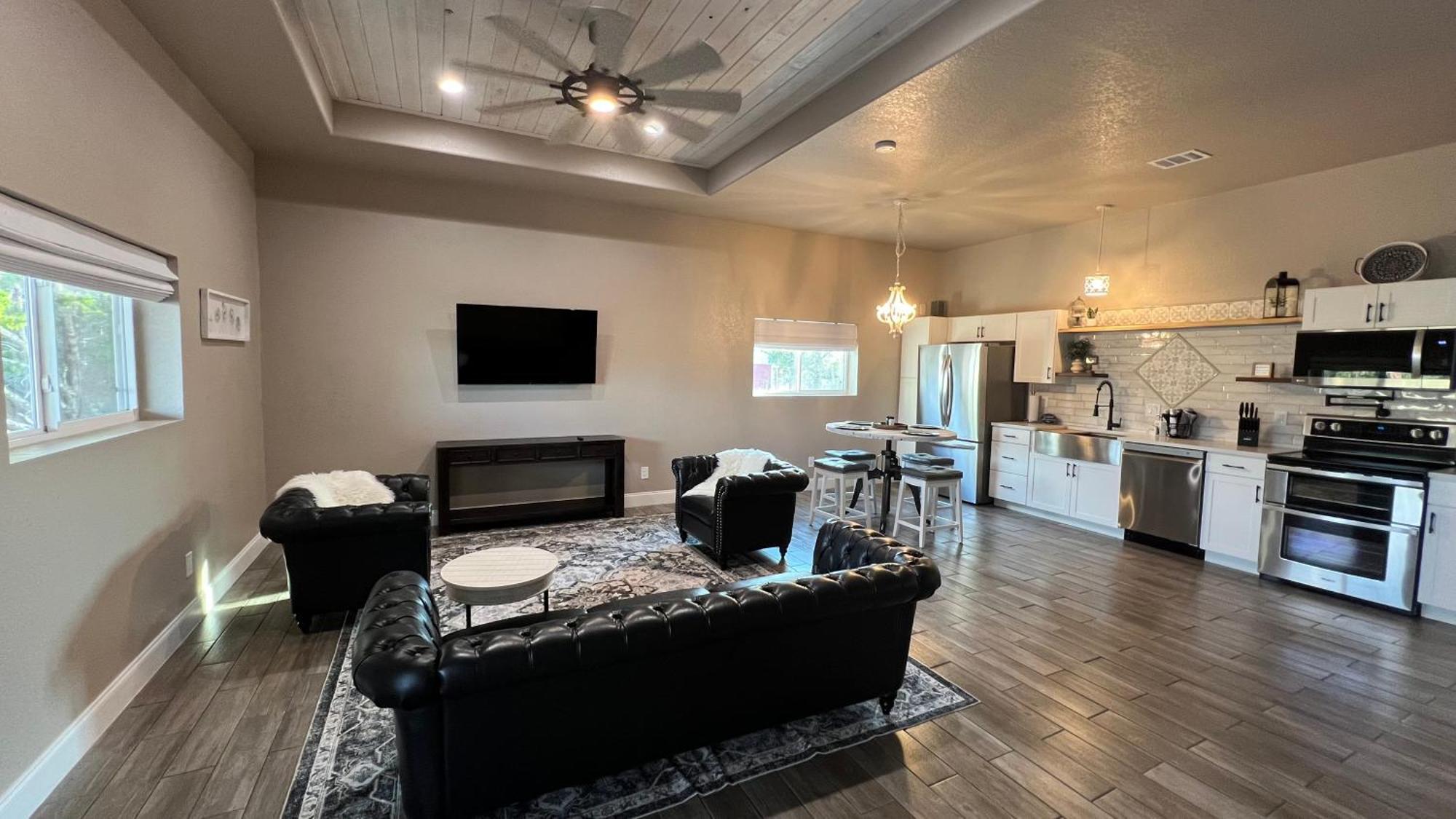 Apartment The Shophouse At Transplant Acres Bandera